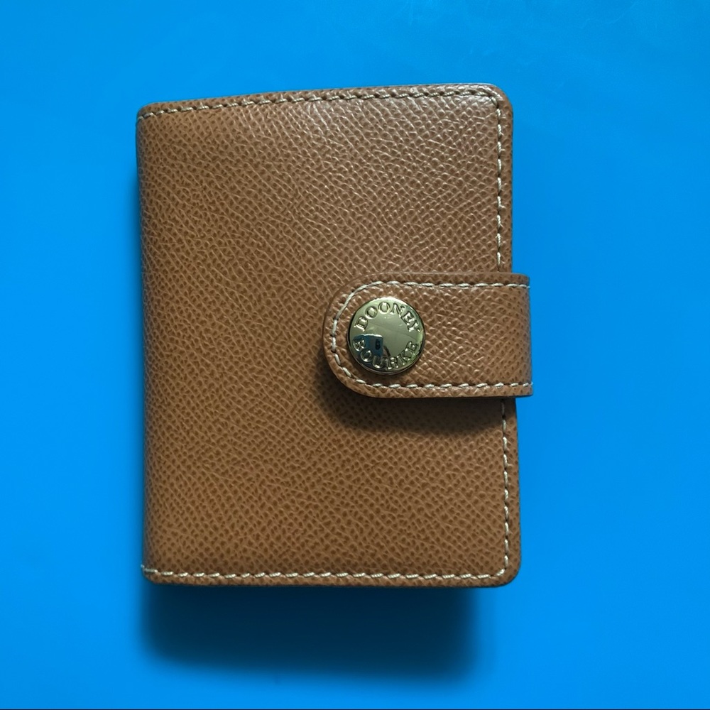 Dooney & Bourke card holder